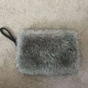 Faux Fur Hand Muffin